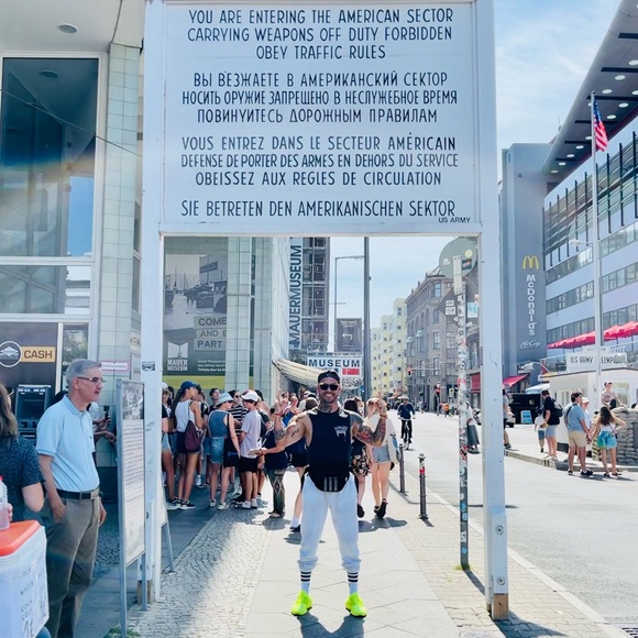 Meet your Posher, Jmauricio - Picture 4 of 7